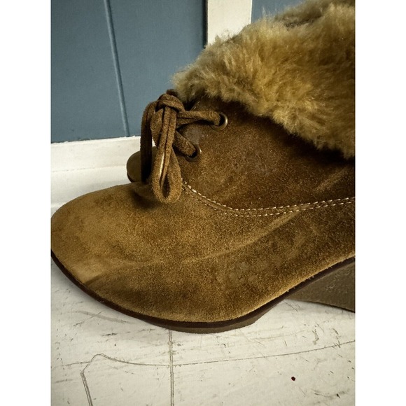 B MAKOWSKY Wedge Suede BF NELLIE Ankle Booties Real Leather Shoes Sherpa Sz 8 W - Picture 4 of 7